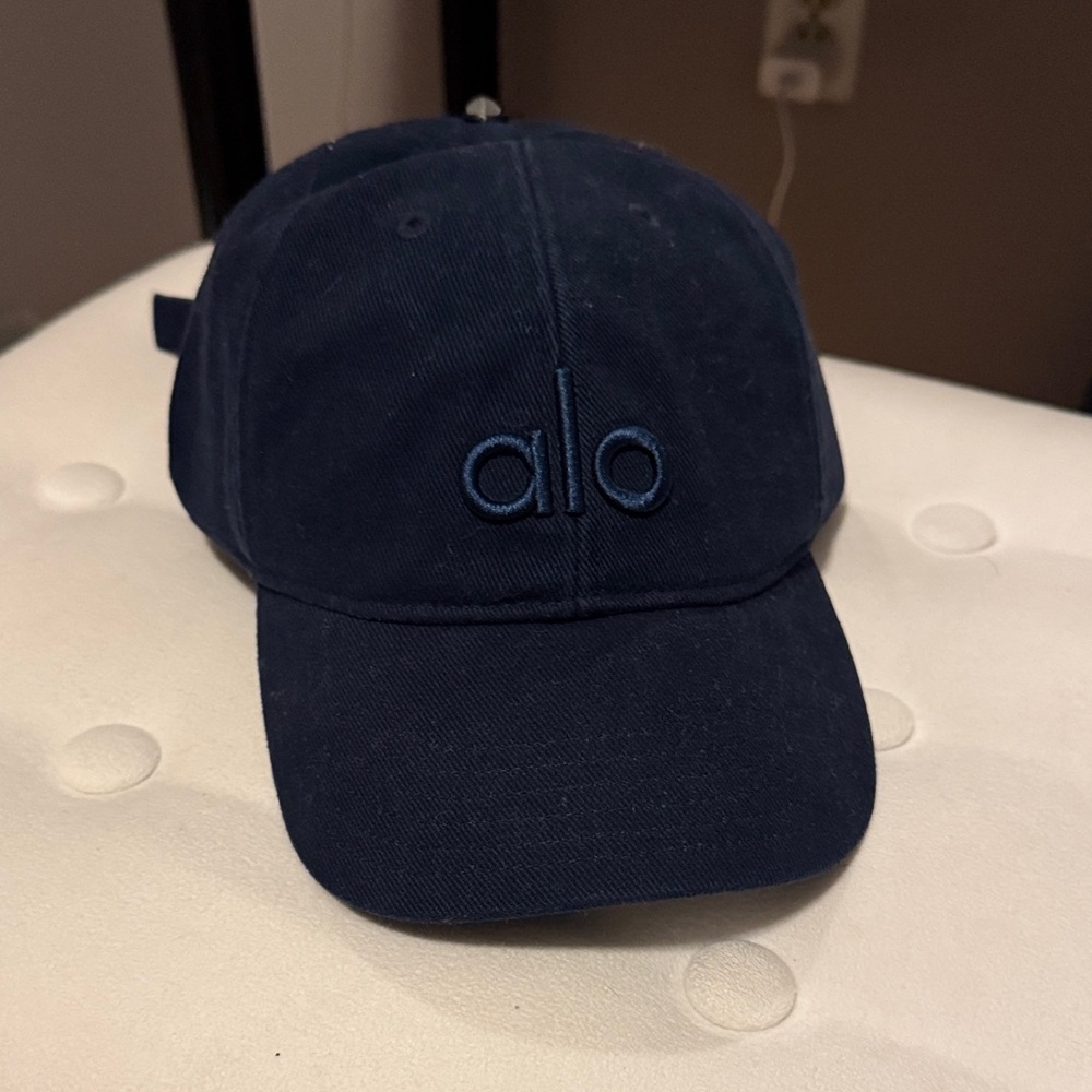 ALO Yoga Vintage Navy Cap